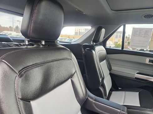 Certified 2023 Ford Explorer XLT w/ Equipment Group 202A AWD/4WD image 30