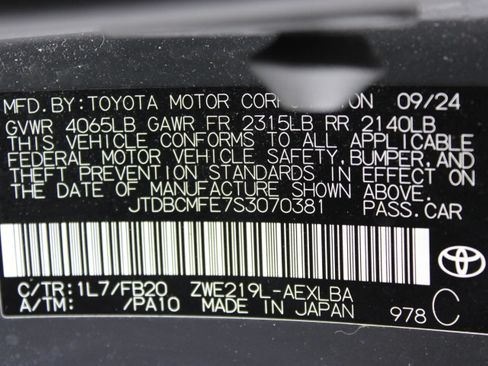 Used 2025 Toyota Corolla LE FWD image 37