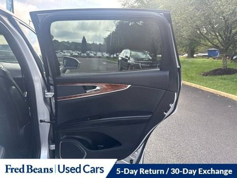 Used 2016 Lincoln MKX Reserve w/ Technology Package AWD/4WD image 19