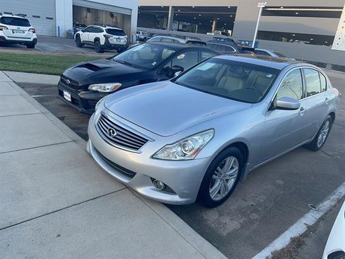 Used 2013 INFINITI G37 x Sedan w/ Premium Pkg AWD/4WD image 4
