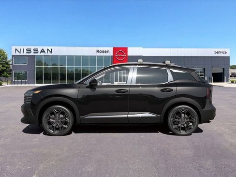 New 2026 Nissan Kicks SR w/ Cold Weather Package AWD/4WD image 16