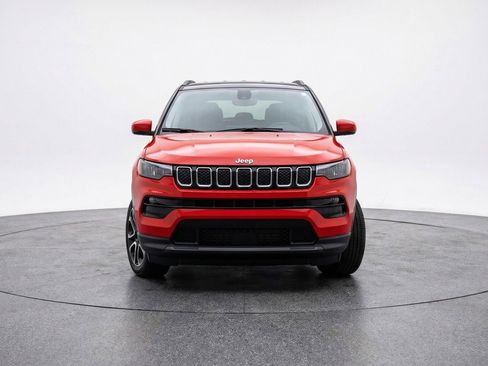 Used 2025 Jeep Compass Limited image 2