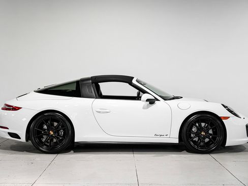 Used 2017 Porsche 911 Targa 4 AWD/4WD image 3