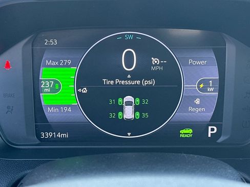 Used 2023 Chevrolet Bolt EUV LT w/ Convenience Package image 39