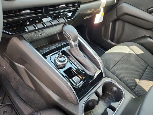 New 2026 GMC Canyon Elevation w/ Convenience Package image 15