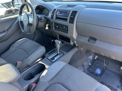 Used 2008 Nissan Frontier SE image 9
