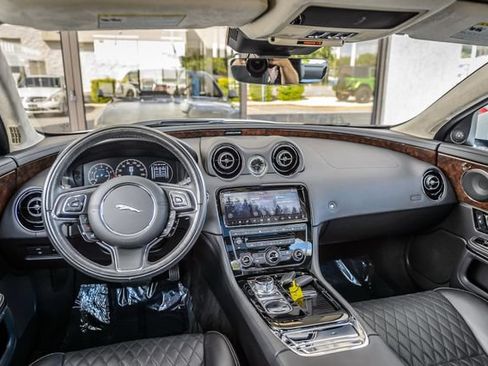 Used 2019 Jaguar XJ L Portfolio RWD image 23