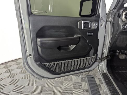 Used 2021 Jeep Gladiator Sport image 18