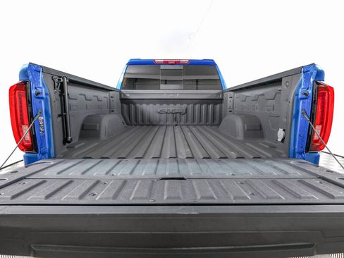 Used 2024 GMC Sierra 1500 AT4 w/ Technology Package image 8