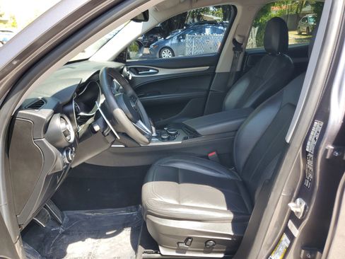 Used 2018 Alfa Romeo Stelvio Sport w/ Quick Order Package 22J Sport image 17
