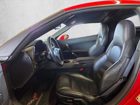 Used 2007 Chevrolet Corvette Coupe w/ Performance Package RWD image 11