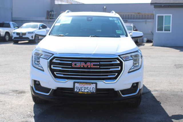 Used 2022 GMC Terrain SLT AWD/4WD image 2