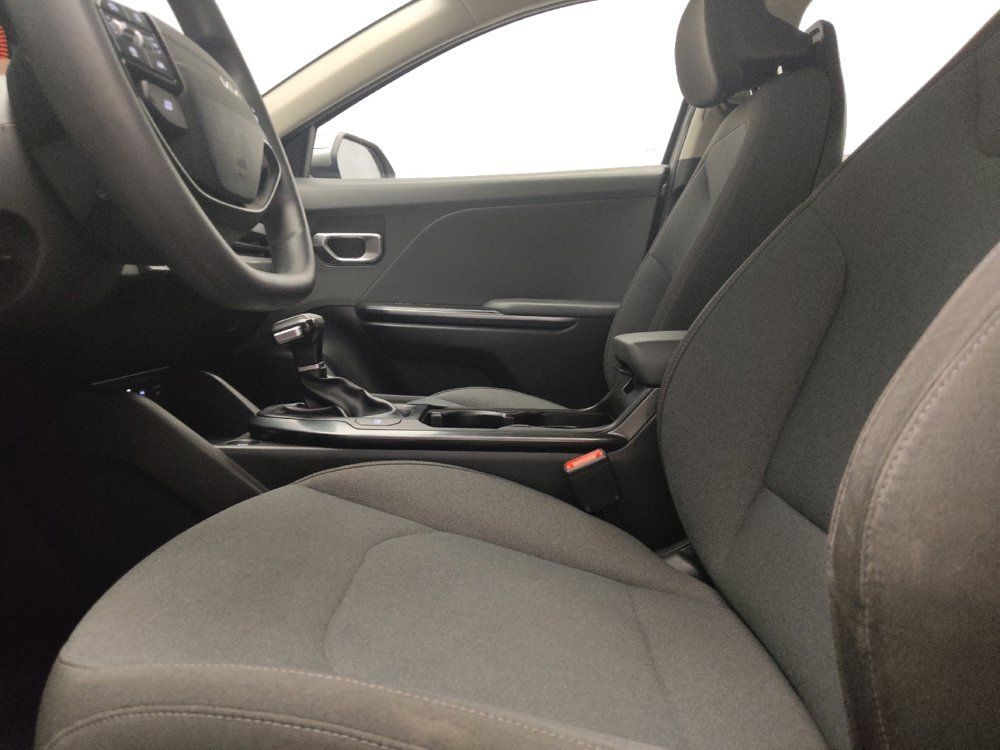 Used 2025 Kia K4 FWD image 17