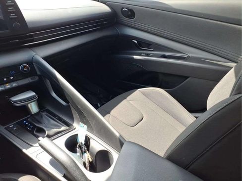 Used 2025 Hyundai Elantra Sport w/ Cargo Package FWD image 11