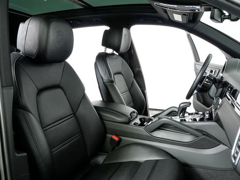 Certified 2023 Porsche Cayenne image 24