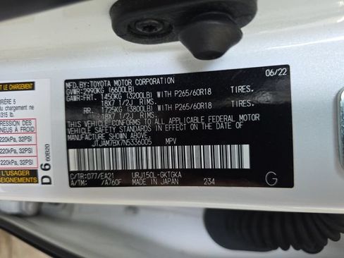 Certified 2022 Lexus GX 460 Premium w/ Premium Plus Package AWD/4WD image 37