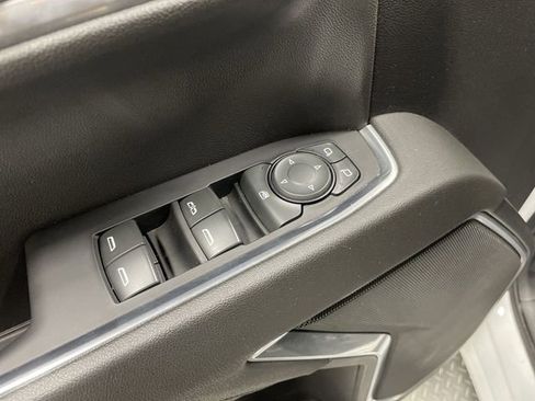 Used 2022 Chevrolet Silverado 1500 LT image 13