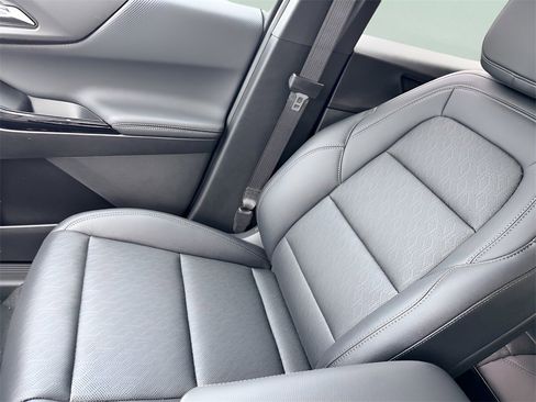 New 2026 Chevrolet Equinox LT w/ Convenience Package II image 26