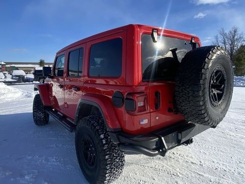 Used 2019 Jeep Wrangler Unlimited Sahara image 4