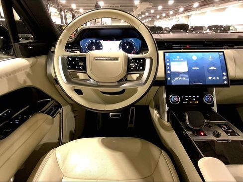 Used 2023 Land Rover Range Rover SE AWD/4WD image 5