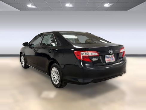 Used 2014 Toyota Camry LE FWD image 3