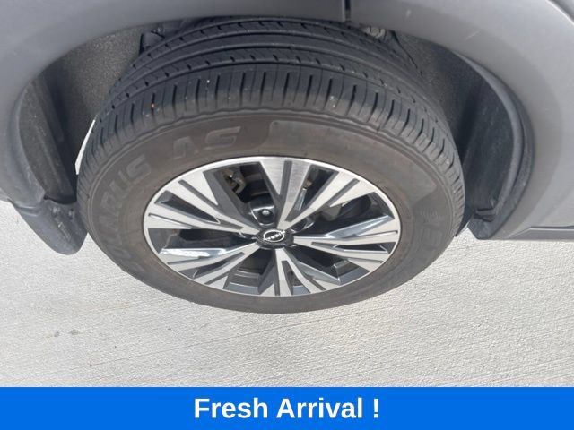 Used 2023 Nissan Rogue SV FWD image 23