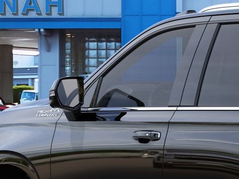 New 2026 Chevrolet Tahoe High Country AWD/4WD image 13