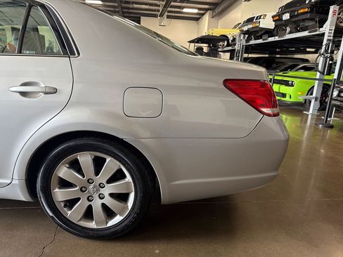 Used 2006 Toyota Avalon XLS image 40
