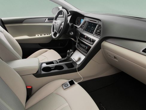 Used 2016 Hyundai Sonata Sport w/ Option Group 02 FWD image 29