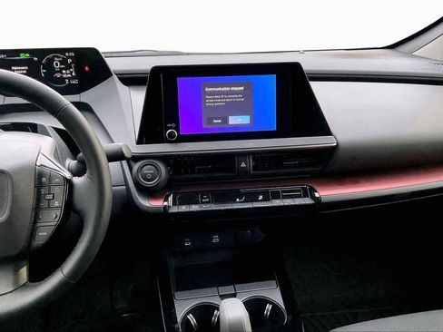 Certified 2025 Toyota Prius Plug-In Hybrid image 6