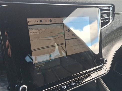 Used 2024 Jeep Wagoneer Series III image 28