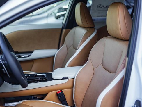 New 2026 Lexus RZ 350e 2WD image 18