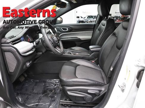 Used 2024 Jeep Compass Latitude AWD/4WD image 13
