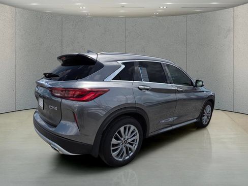 Used 2025 INFINITI QX50 Luxe AWD/4WD image 5