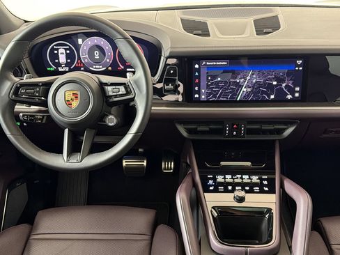 Certified 2024 Porsche Cayenne S AWD/4WD image 29