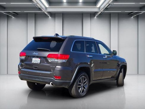 Used 2018 Jeep Grand Cherokee Limited AWD/4WD image 4