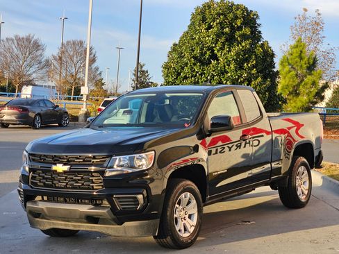 Used 2022 Chevrolet Colorado LT w/ Fleet Safety Package image 3