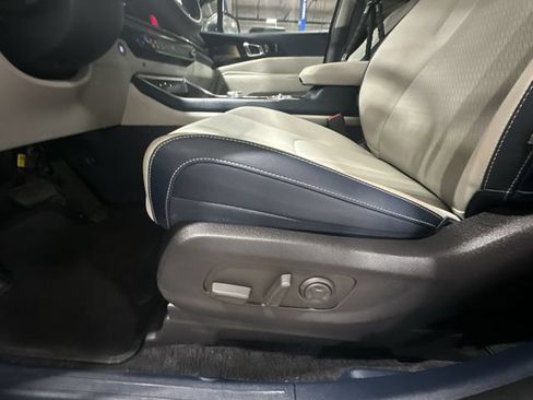 Used 2025 Kia Carnival SX Prestige FWD image 18