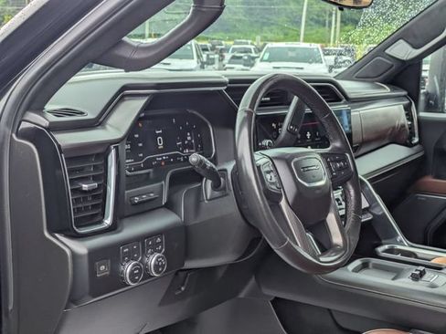 Used 2024 GMC Sierra 3500 Denali Ultimate AWD/4WD image 15