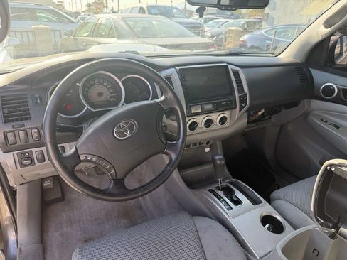 Used 2011 Toyota Tacoma PreRunner w/ TRD Sport Pkg RWD image 11