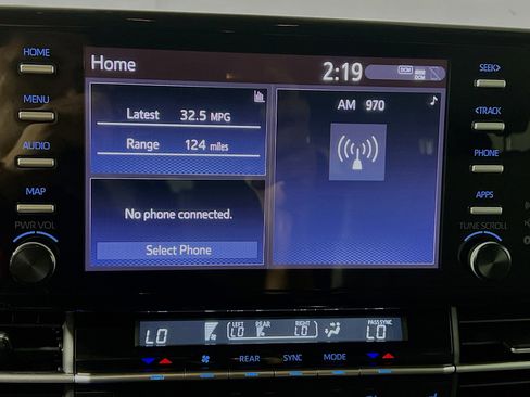 Used 2024 Toyota Sienna XLE image 27