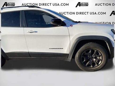 Used 2022 Jeep Cherokee Trailhawk w/ Technology Group B image 8