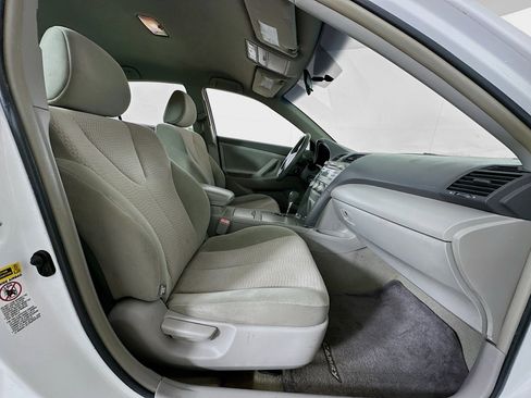 Used 2011 Toyota Camry LE w/ LE Extra-Value Pkg image 28