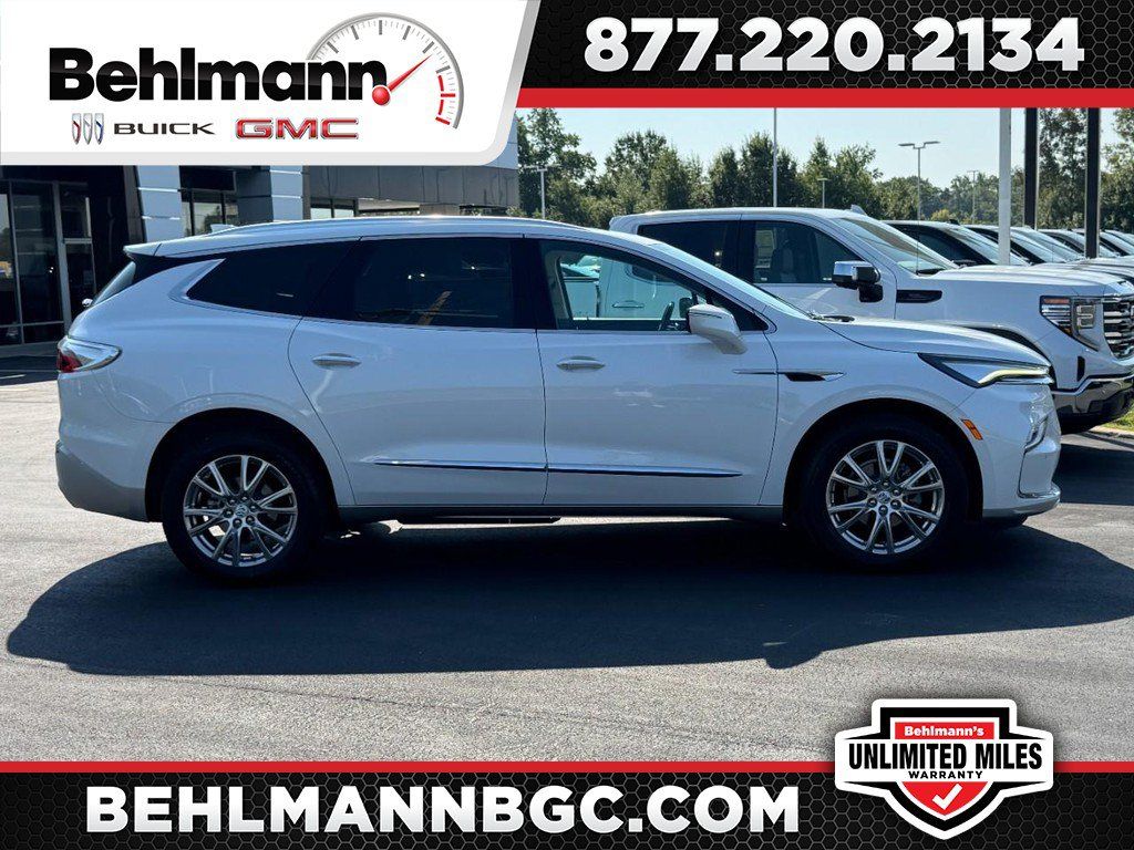 Used 2023 Buick Enclave Essence w/ Experience Buick Package AWD/4WD image 1