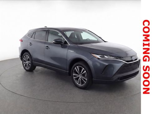 Used 2021 Toyota Venza LE image 3