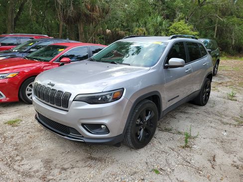 Used 2020 Jeep Cherokee Latitude Plus FWD image 1