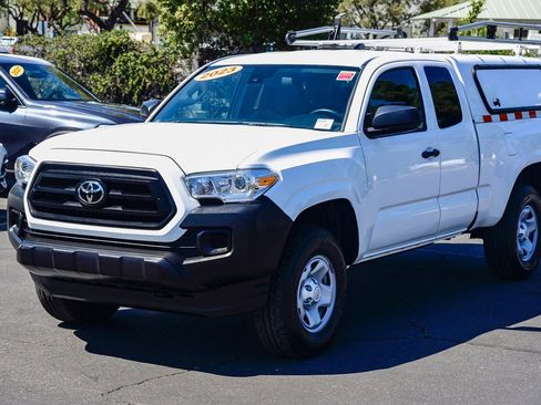 Used 2023 Toyota Tacoma SR image 3