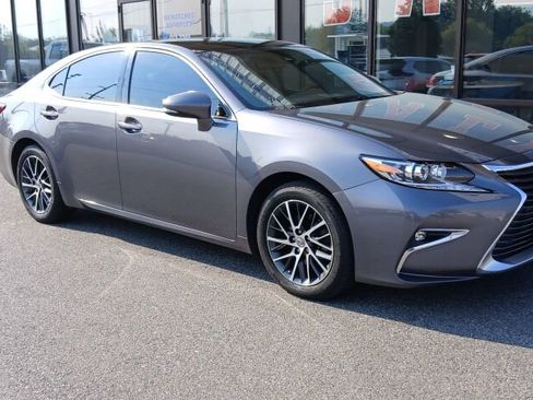 Used 2017 Lexus ES 350 image 2