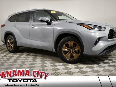 Used 2023 Toyota Highlander Bronze Edition image 1