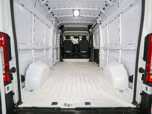 Used 2026 RAM ProMaster 2500 w/ Convenience Group FWD image 10
